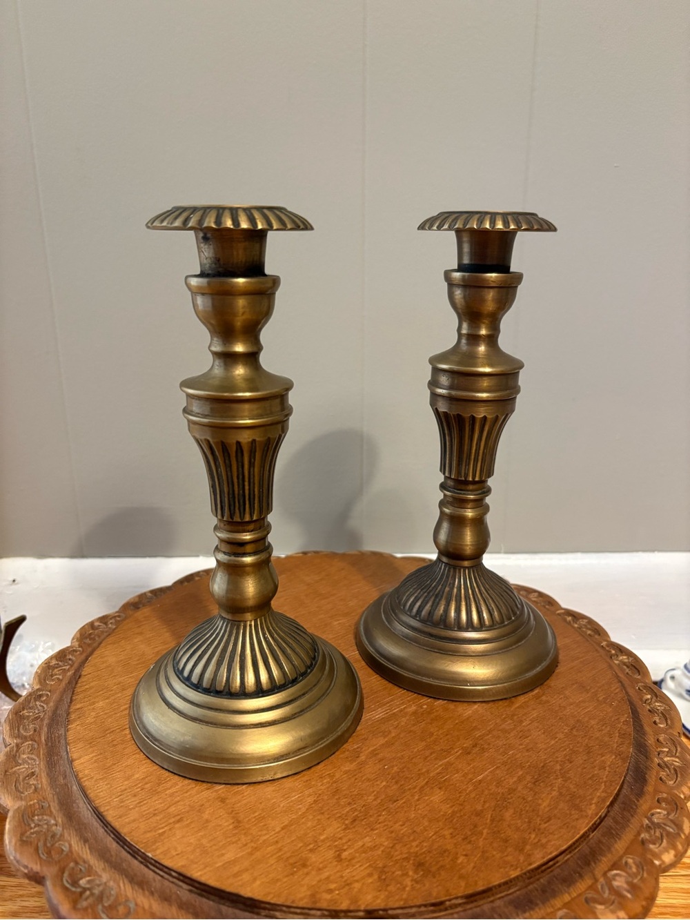 Pair of Vintage Brass Candlestick Holders Ornate - Picture 2 of 6